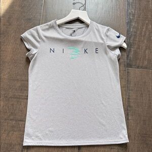 Nike Kids Light Gray Tee with Blue and Teal Accents size 12-13 years old